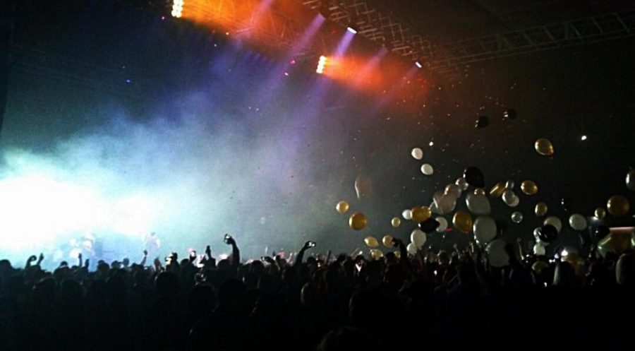 A balloon drop at a Blue October concert.