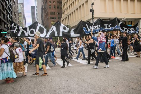 Chicagoans protest the Dakota Access Pipeline. Photo provided by: Flickr User Bob Simpson.