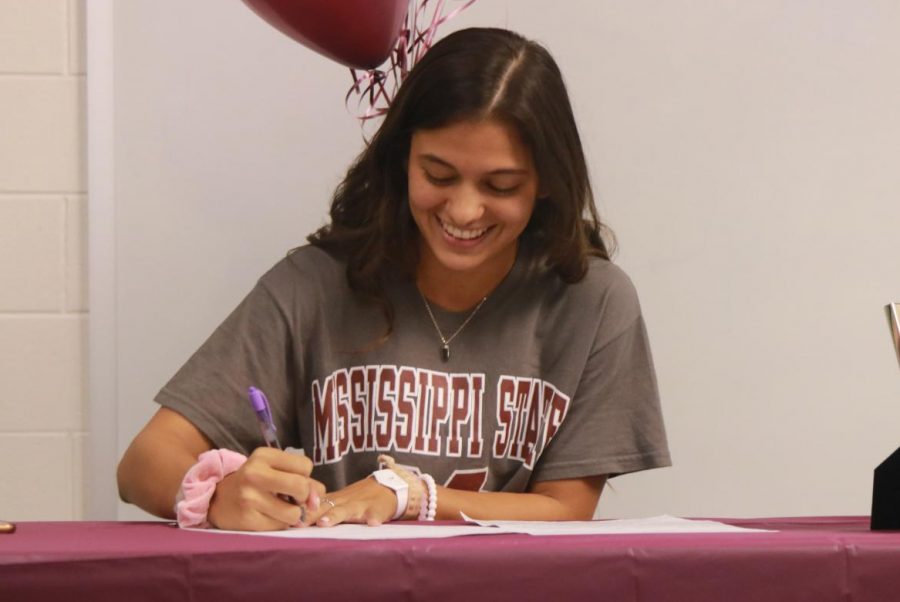  Miranda Carrasco signs her national letter of intent to Mississippi State.