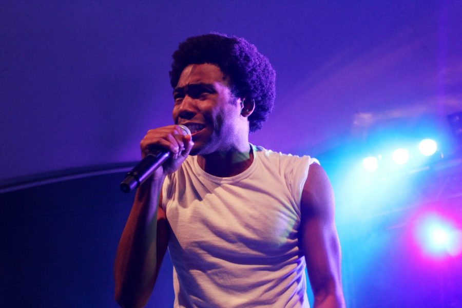 Donald+Glover+%28Childish+Gambino%29+performing+on+stage.