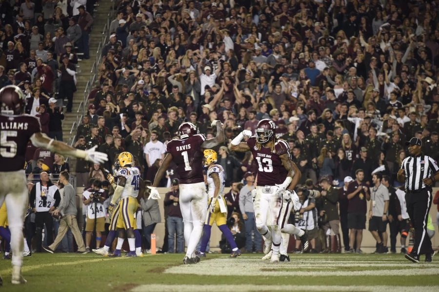 Kendrick Rodgers and Quartney Davis celebrate in the endzone